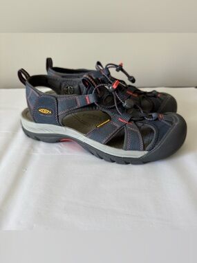 KEEN Size 10 Women’s Blue Sandals